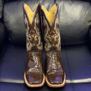 FERRINI CHOCOLATE- WIDE SQUARE TOE